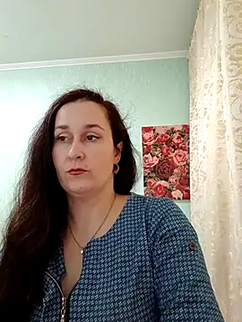 Amandda  online show from February 2, 5:01 pm