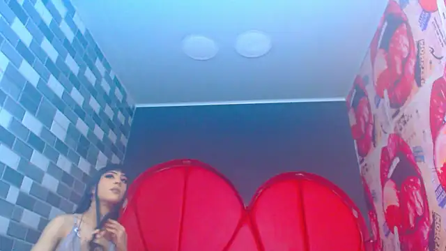 julessxcharlotte online show from January 15, 2:45 pm