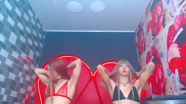 julessxcharlotte online show from September 25, 2:38 pm