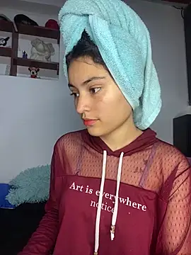 hotwife26 online show from March 3, 11:33 pm