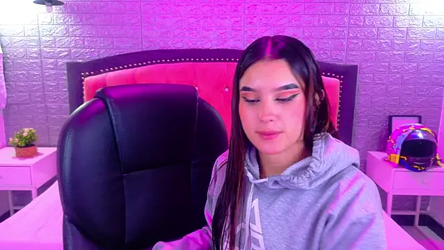 Natalie loffreda online show from January 8, 3:32 am