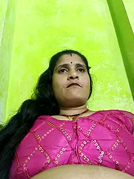 Hot-piuy online show from October 31, 5:06 pm