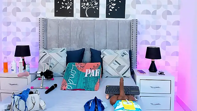 natasha moreno online show from October 6, 12:44 pm