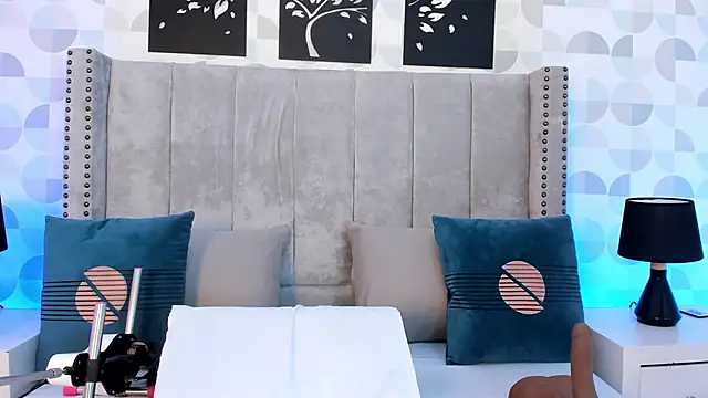 natasha moreno online show from February 19, 12:59 pm