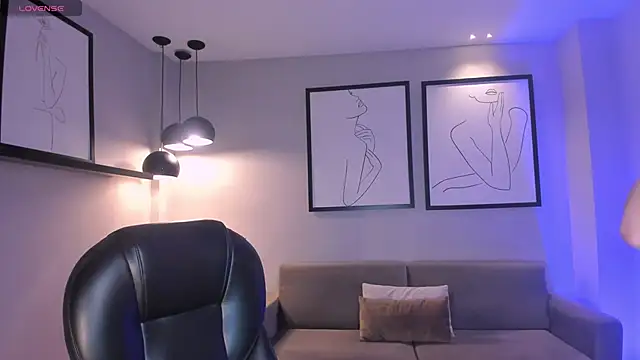 LizzCooper online show from November 20, 4:13 am