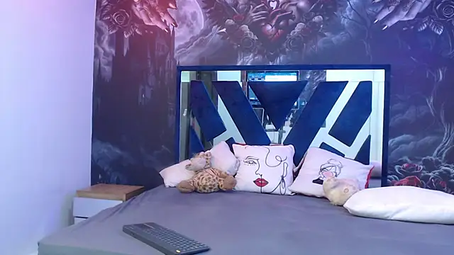 abi mua online show from October 4, 9:19 pm