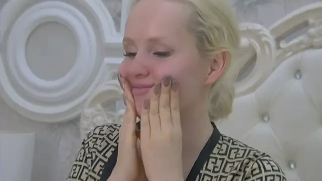 EllieFrosty  online show from February 4, 8:01 pm