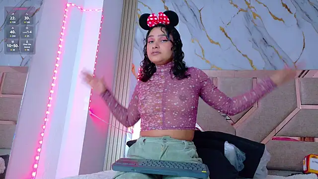 DakotaTylerr online show from April 6, 11:11 am