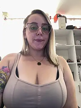 CurvyLust x online show from March 26, 4:31 pm