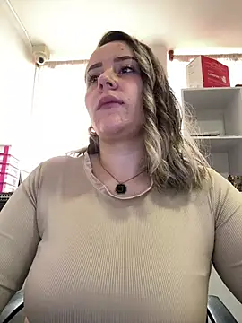 CurvyLust x online show from January 19, 1:40 pm