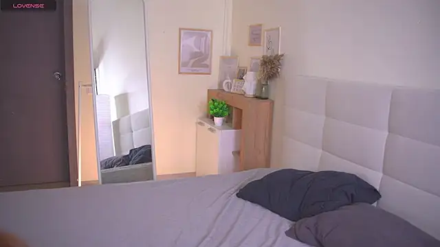 Venelopa online show from October 9, 3:27 pm