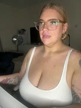 MysteriousMylaX online show from October 9, 5:50 pm