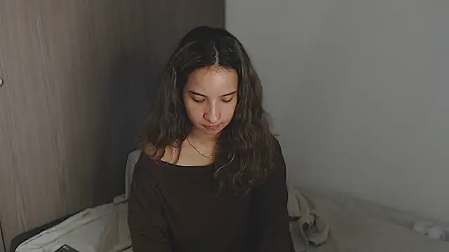   abrill   online show from April 9, 12:35 am