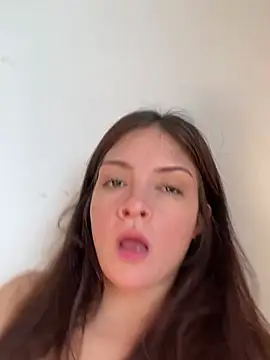 Danielaeliana online show from May 30, 5:21 pm