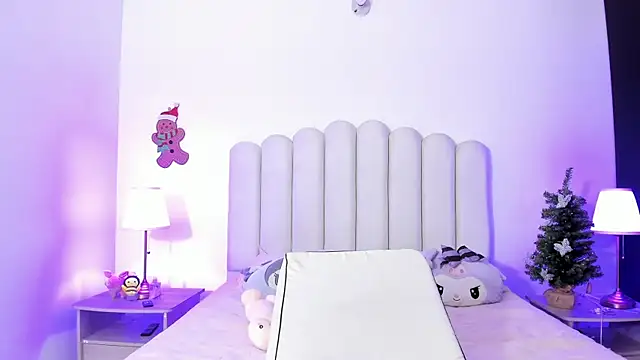 SofieBunnie online show from November 14, 12:21 am