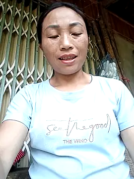 lucybaby00 online show from April 7, 5:20 am