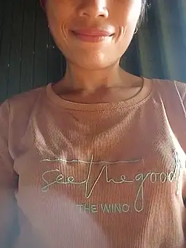 lucybaby00 online show from June 22, 5:04 am