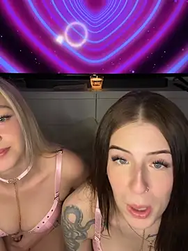 emilypeperoni online show from February 14, 8:44 pm