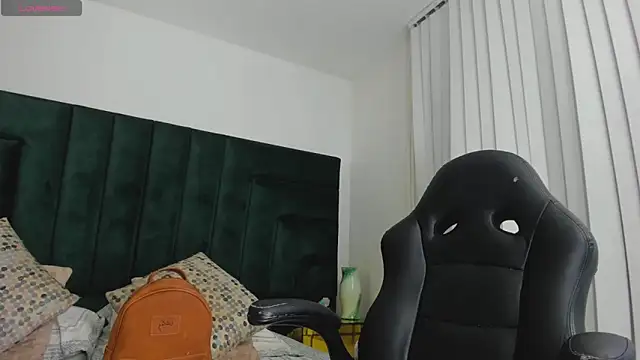 SaraWagner  online show from October 20, 12:24 am