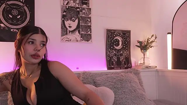 sophieee art online show from September 11, 6:30 pm