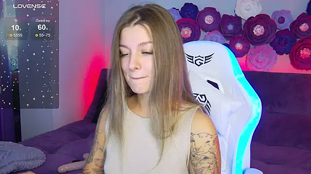 LindaBrilliant online show from September 17, 3:15 am