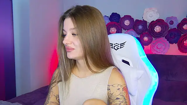 LindaBrilliant online show from September 25, 3:16 am