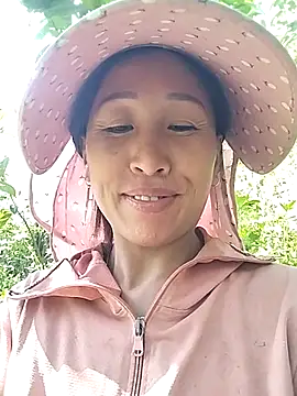 cute love00 online show from November 23, 5:32 am