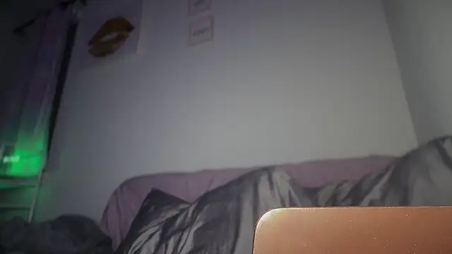 bbgurlnickii online show from November 13, 8:13 am