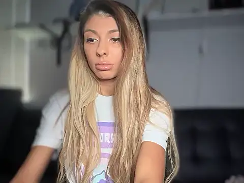 bbgurlnickii online show from September 22, 7:01 pm