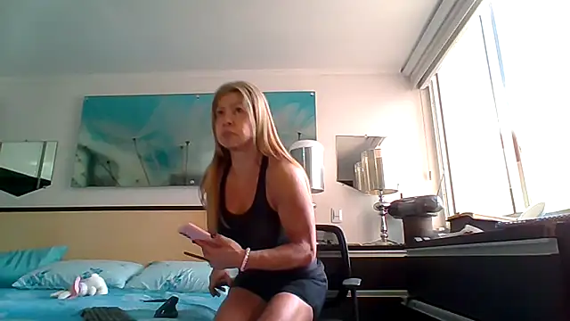 Mirianzapata 1 online show from November 30, 6:23 pm