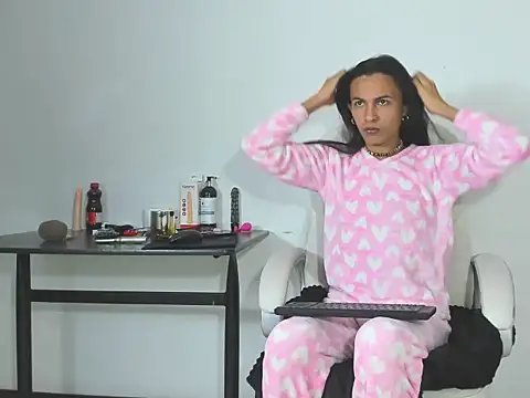 Aisha hotts777 online show from September 12, 7:18 am