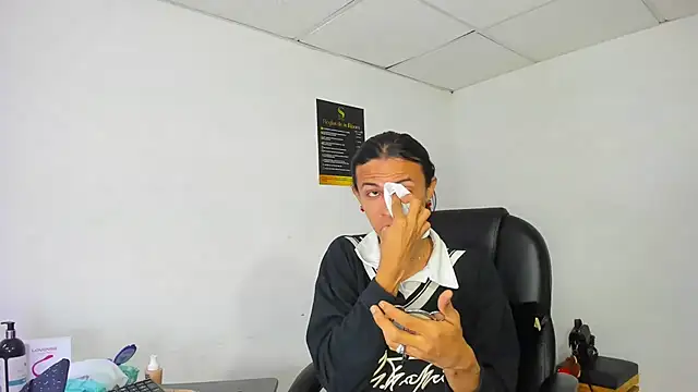 Aisha hotts777 online show from December 20, 3:54 am