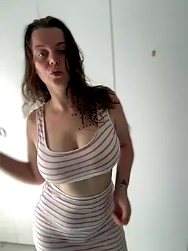 TenderLaGlamor online show from September 16, 10:34 am