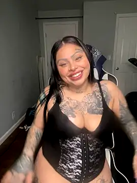 chicanachic13 online show from October 8, 11:20 pm