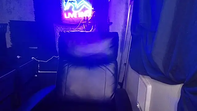 chicanachic13 online show from January 11, 7:13 am