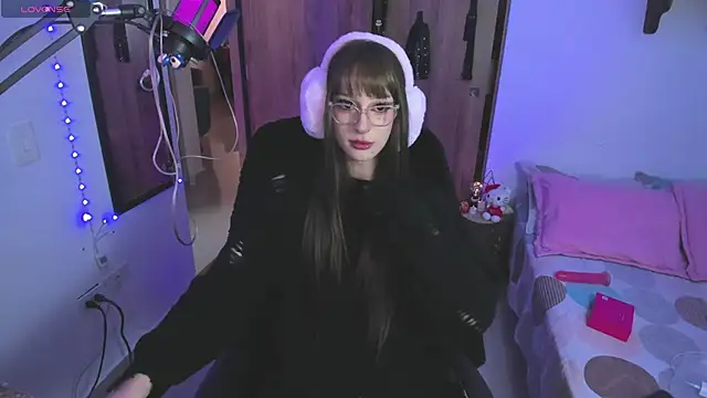 starrraura online show from December 19, 7:50 pm