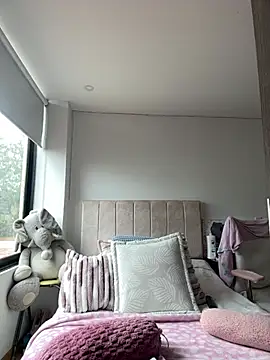 Victoria alson online show from April 5, 1:21 pm