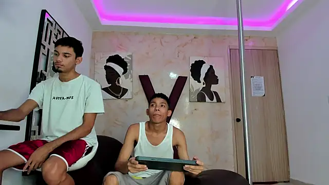 BEAUTY BOYS1 online show from April 7, 1:35 pm