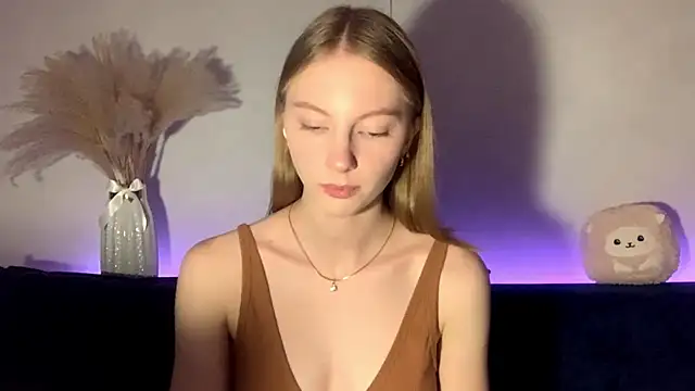 BrightAnnie online show from September 25, 3:22 pm