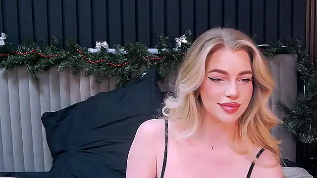 MilanaCeleste online show from December 21, 12:04 am