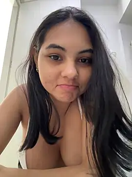 AlinnaRosee  online show from June 20, 7:17 pm