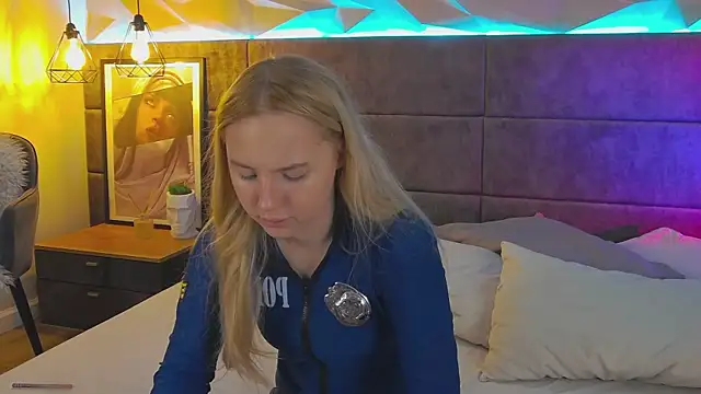 Sky Cutie online show from April 18, 4:37 am