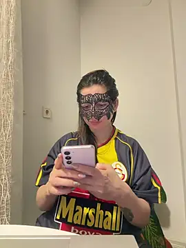 0gece0 online show from March 7, 9:00 pm