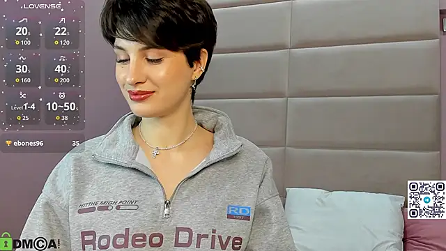 Adeline Perle online show from November 19, 1:49 am