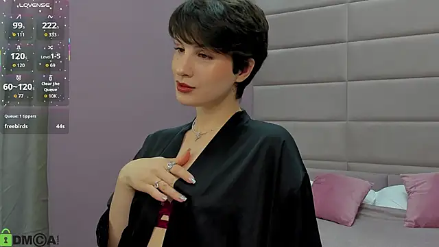 Adeline Perle online show from November 29, 1:31 am