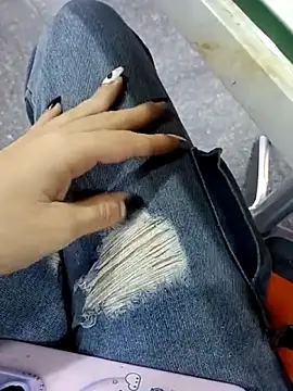 dulcelatin21 online show from October 11, 10:45 pm