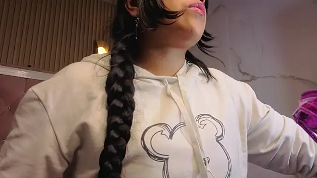 Victoria b  online show from November 8, 8:14 pm