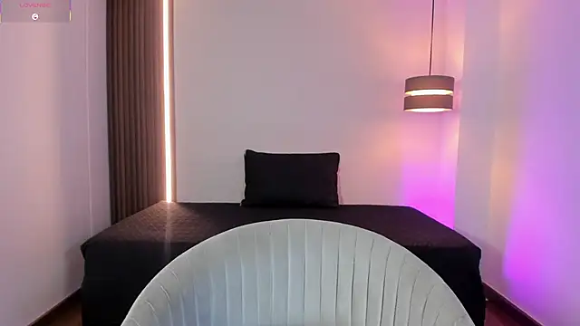 luvely online show from December 19, 10:57 pm