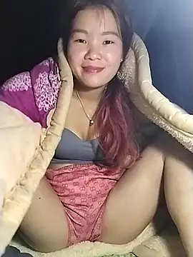 lylylove online show from December 5, 12:50 pm