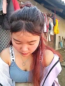 lylylove online show from February 5, 7:22 am